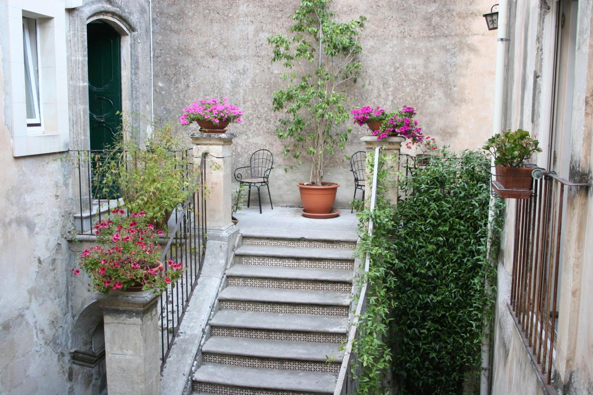 Palazzo Il Cavaliere B&B De Charme Modica Exterior photo